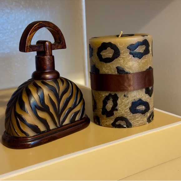 VINTAGE 2 Pc. Set - Animal Print Glass Handpainted Knick-Knack & Leopard Candle - Picture 5 of 11